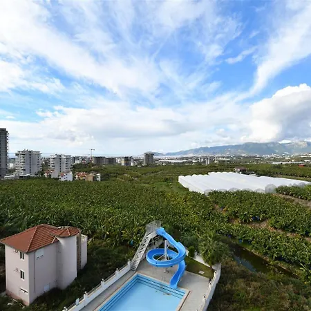 0036 Exodus In A Complex With Pool, Gym And , Mahmutlar